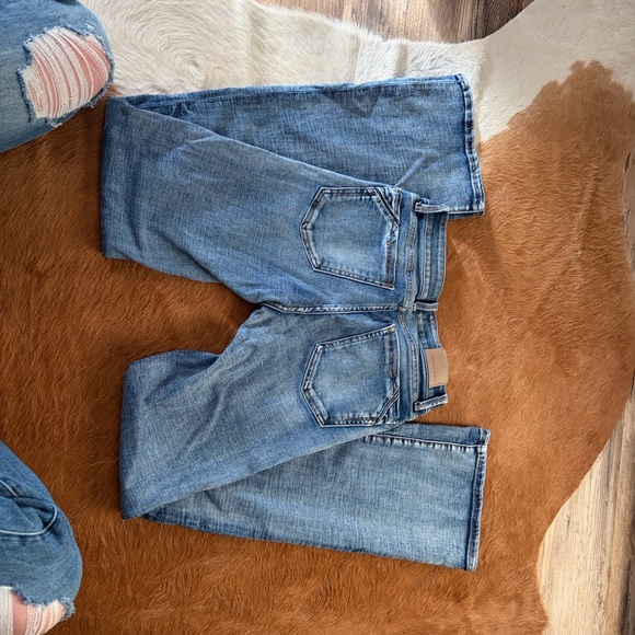 Classic Light Blue Women's Bootcut Jeans tall
Only worn once
Mid rise - Picture 5 of 5
